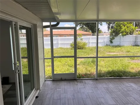 4127 28th Avenue N St Petersburg FL 33713