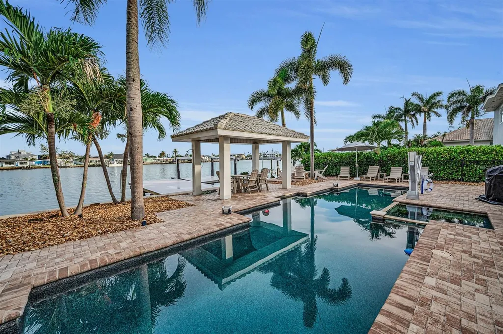 16353 Redington Drive Redington Beach FL 33708