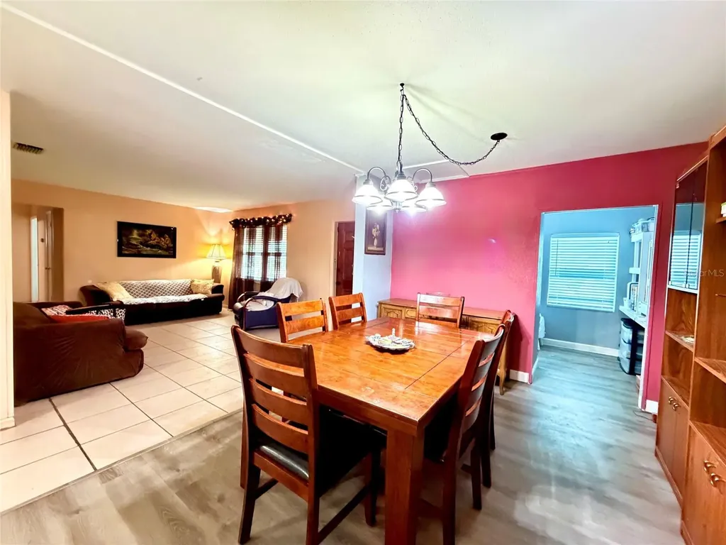 3306 W Burke Street Tampa FL 33614