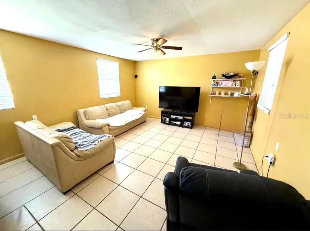 3306 W Burke Street Tampa FL 33614