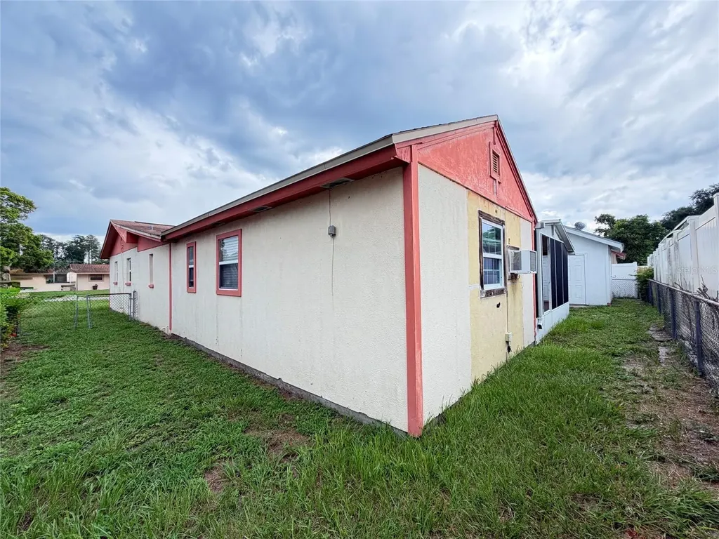 3306 W Burke Street Tampa FL 33614