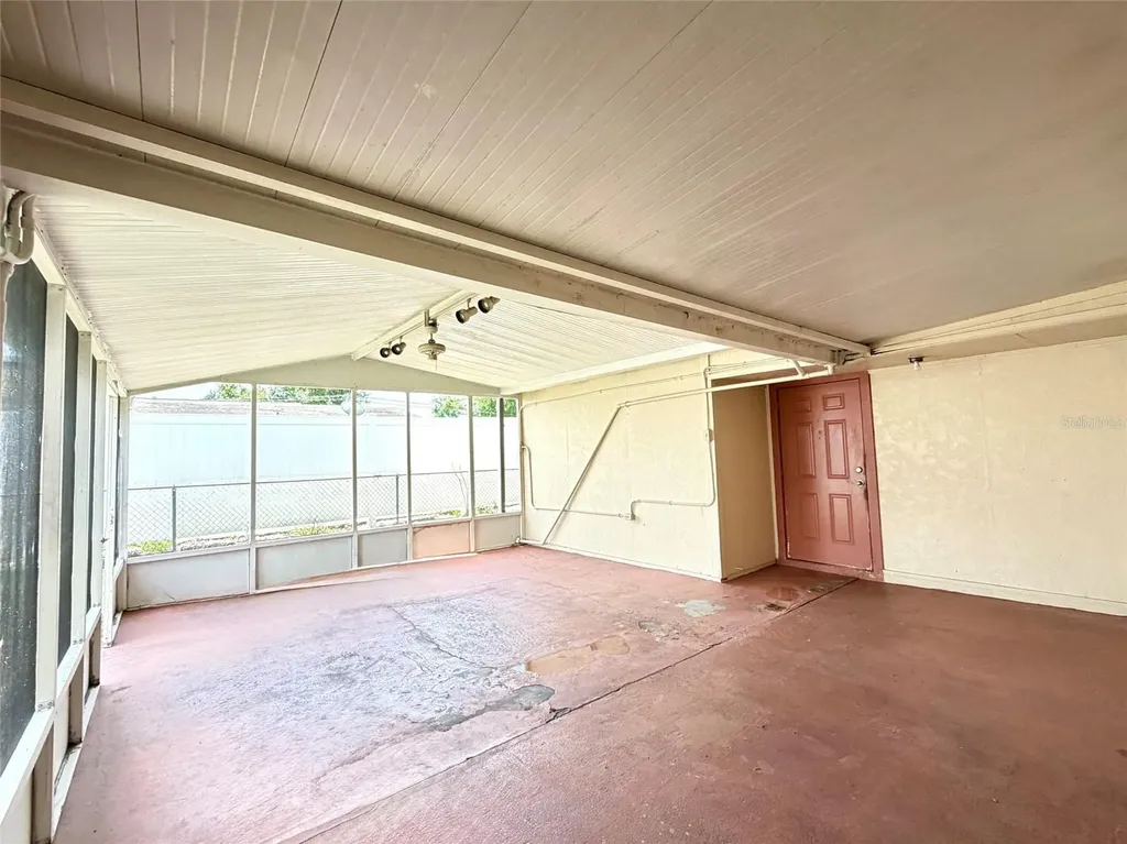 3306 W Burke Street Tampa FL 33614