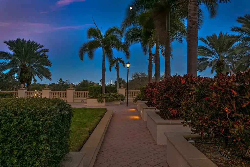 100 Beach Drive NE St Petersburg FL 33701