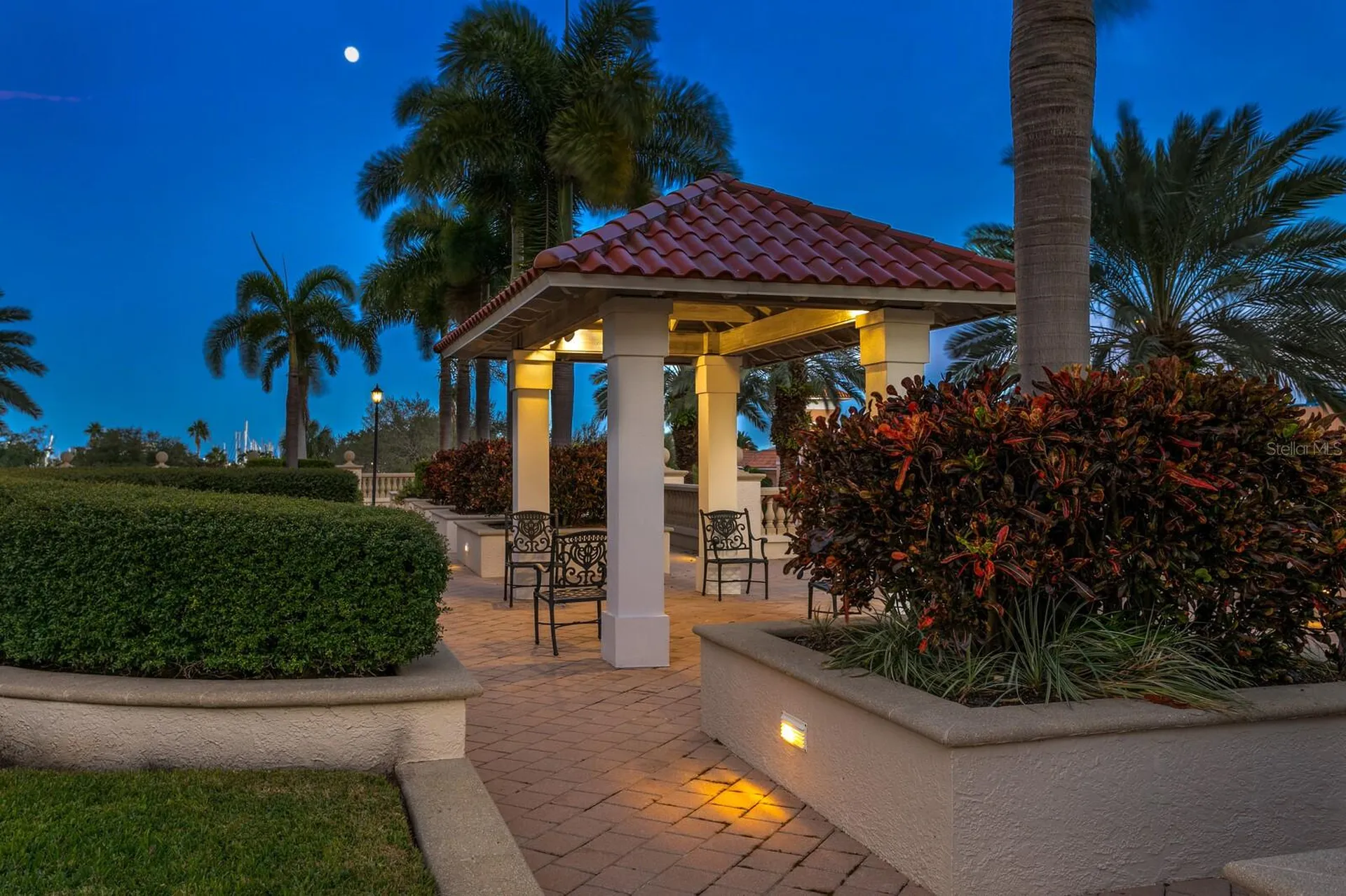 100 Beach Drive NE St Petersburg FL 33701