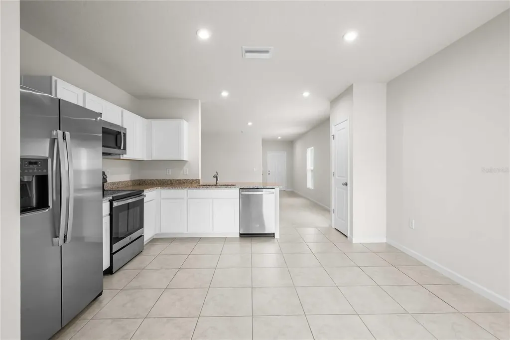 35155 Jomar Avenue Zephyrhills FL 33541