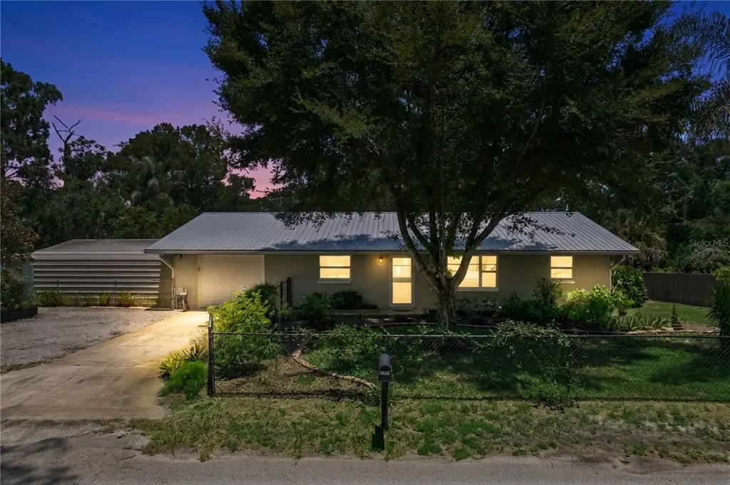 37400 Saint Louis Avenue Umatilla FL 32784