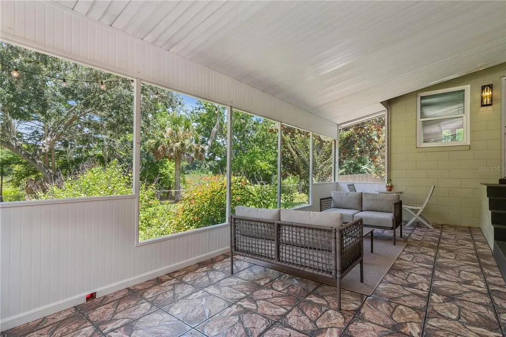 37400 Saint Louis Avenue Umatilla FL 32784