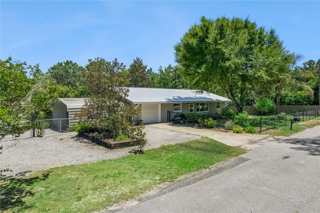 37400 Saint Louis Avenue Umatilla FL 32784
