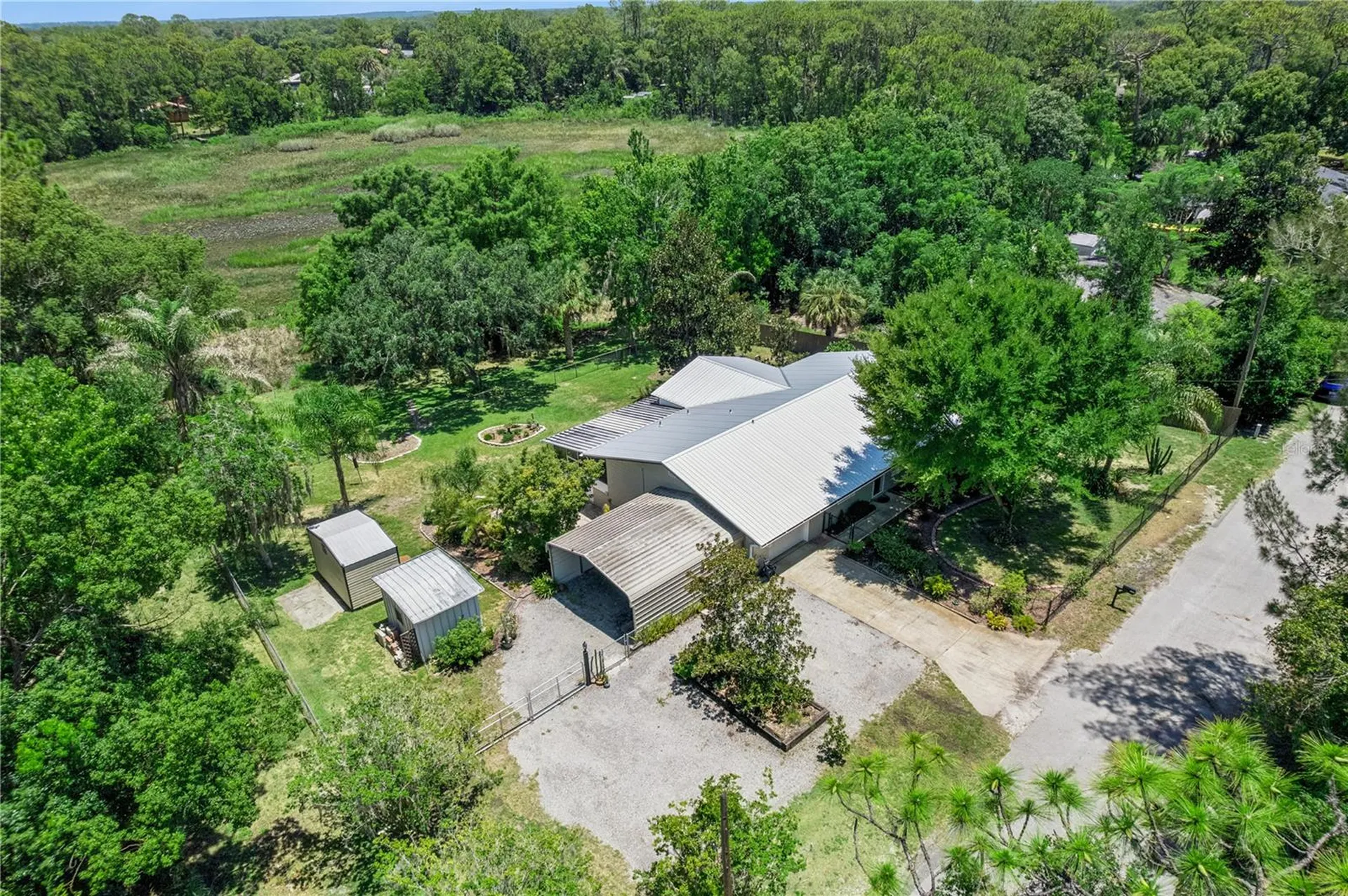 37400 Saint Louis Avenue Umatilla FL 32784