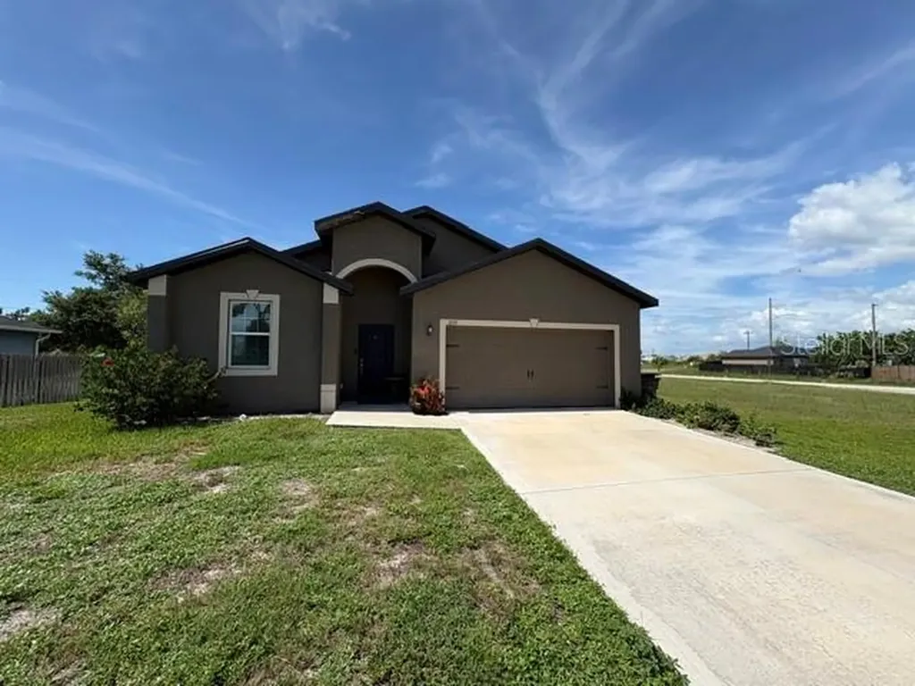 2119 NW 23rd Terrace Cape Coral FL 33993