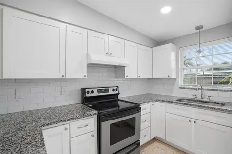 2019 24th Avenue W Bradenton FL 34205