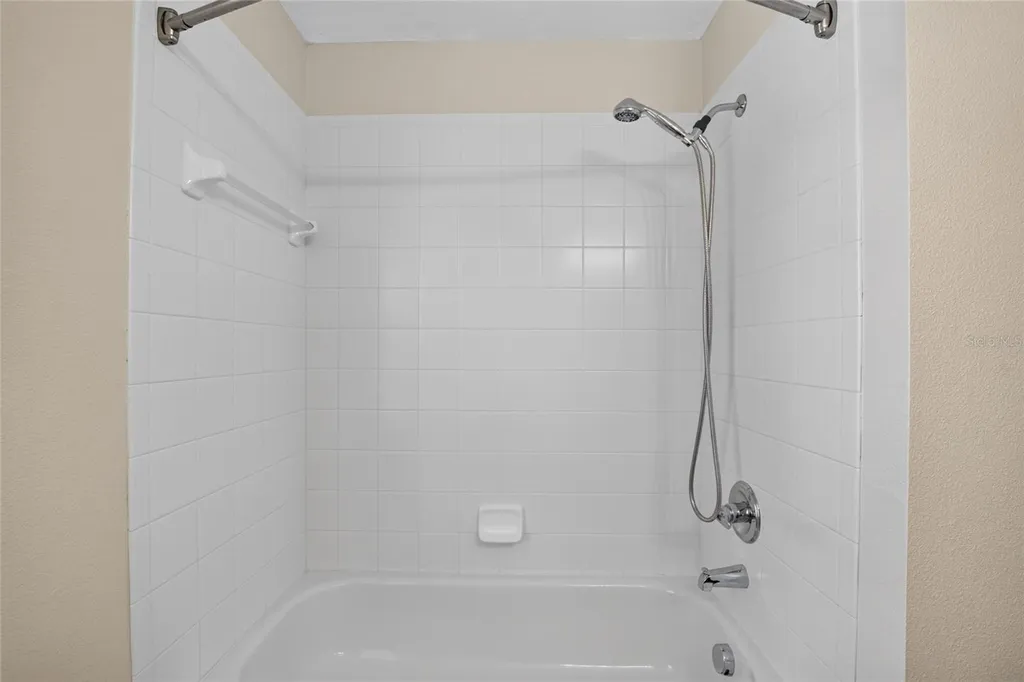 4205 Knob Lake Court Tampa FL 33619