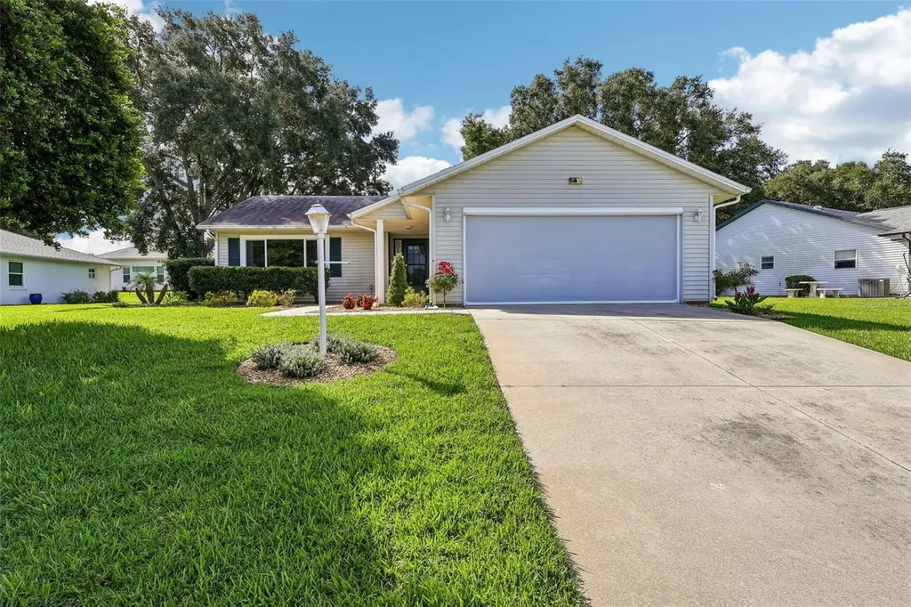 27131 Racquet Circle Leesburg FL 34748
