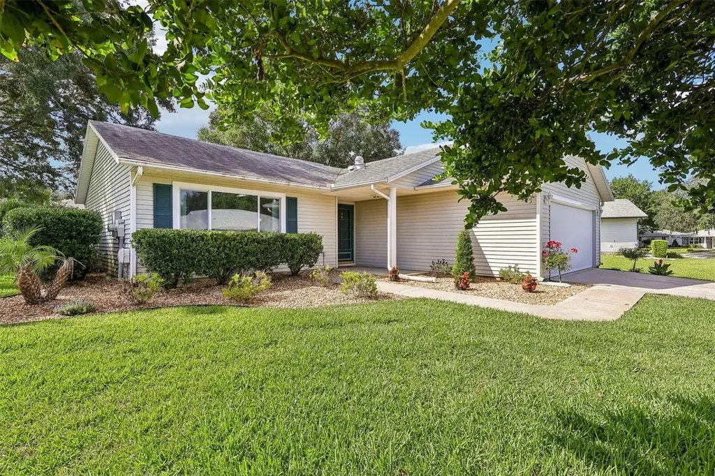 27131 Racquet Circle Leesburg FL 34748