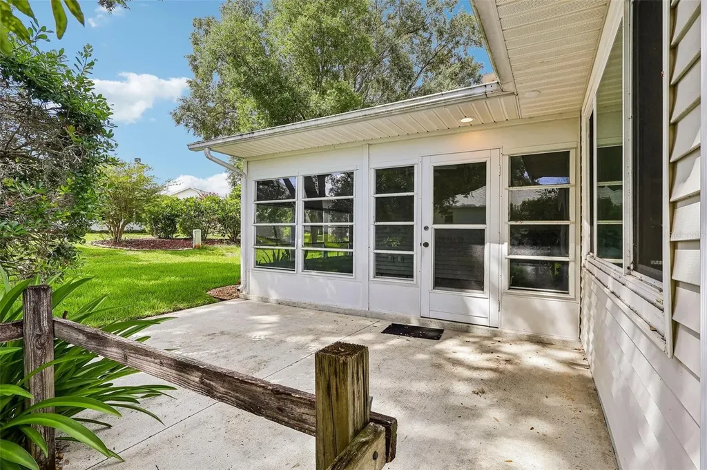 27131 Racquet Circle Leesburg FL 34748