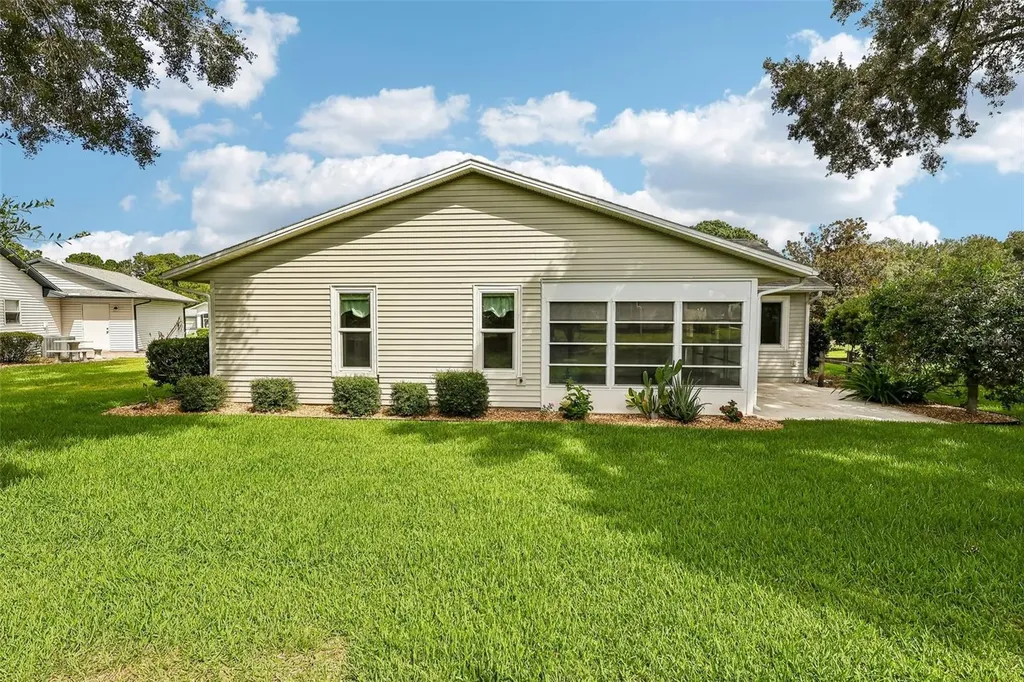 27131 Racquet Circle Leesburg FL 34748