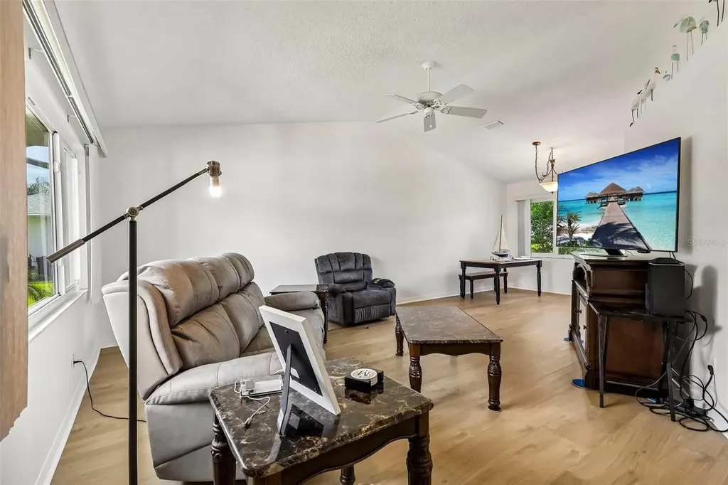 27131 Racquet Circle Leesburg FL 34748