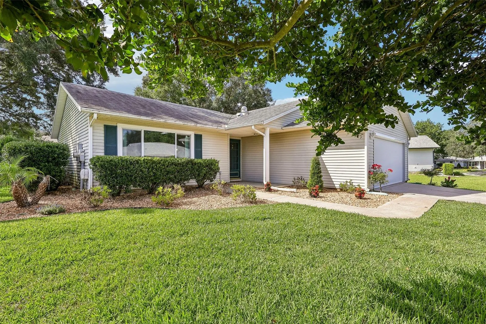 27131 Racquet Circle Leesburg FL 34748