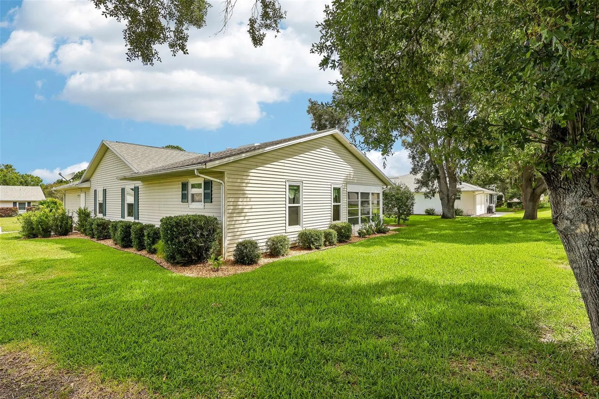 27131 Racquet Circle Leesburg FL 34748