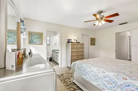 27131 Racquet Circle Leesburg FL 34748