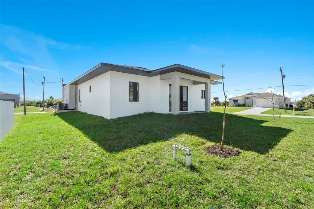 2725 Embers Parkway W Cape Coral FL 33993
