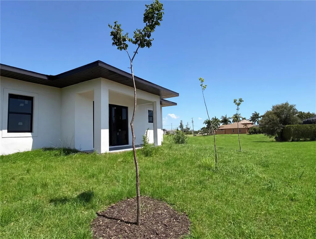 2725 Embers Parkway W Cape Coral FL 33993