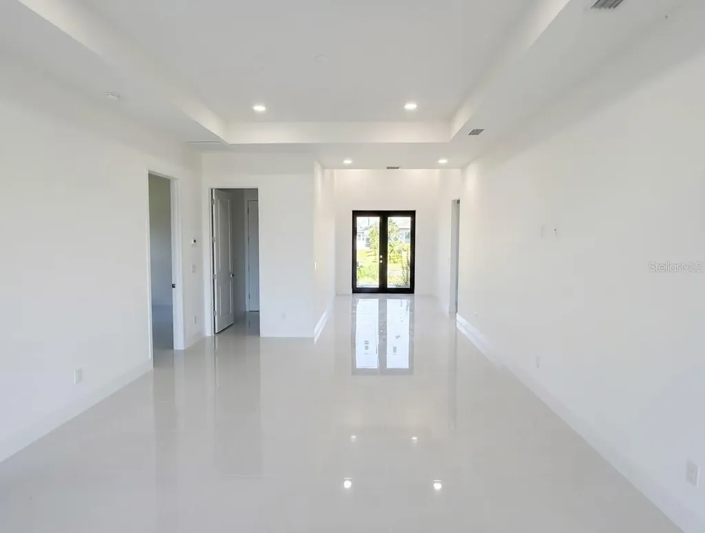 2725 Embers Parkway W Cape Coral FL 33993