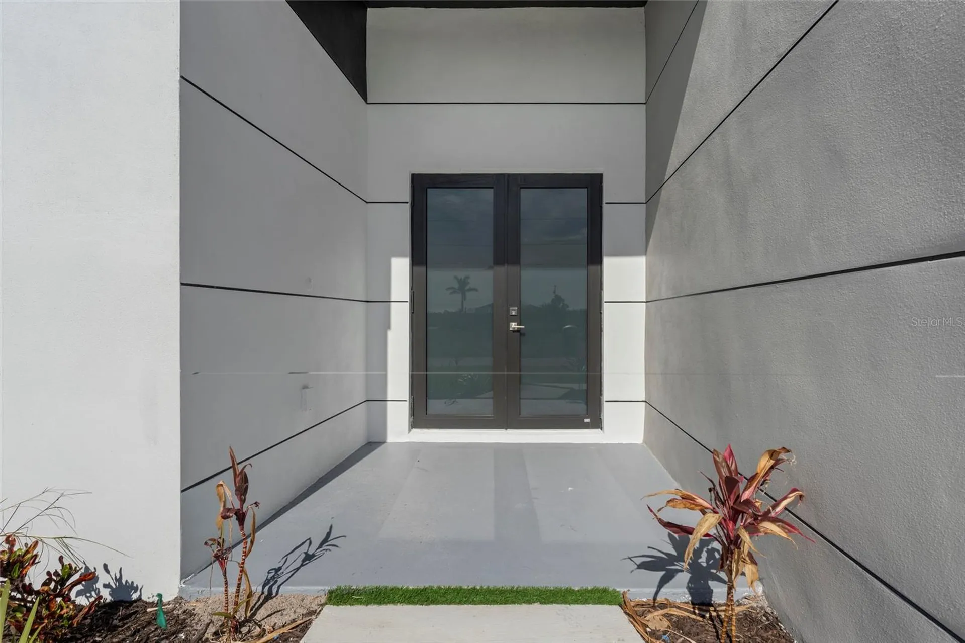 2725 Embers Parkway W Cape Coral FL 33993