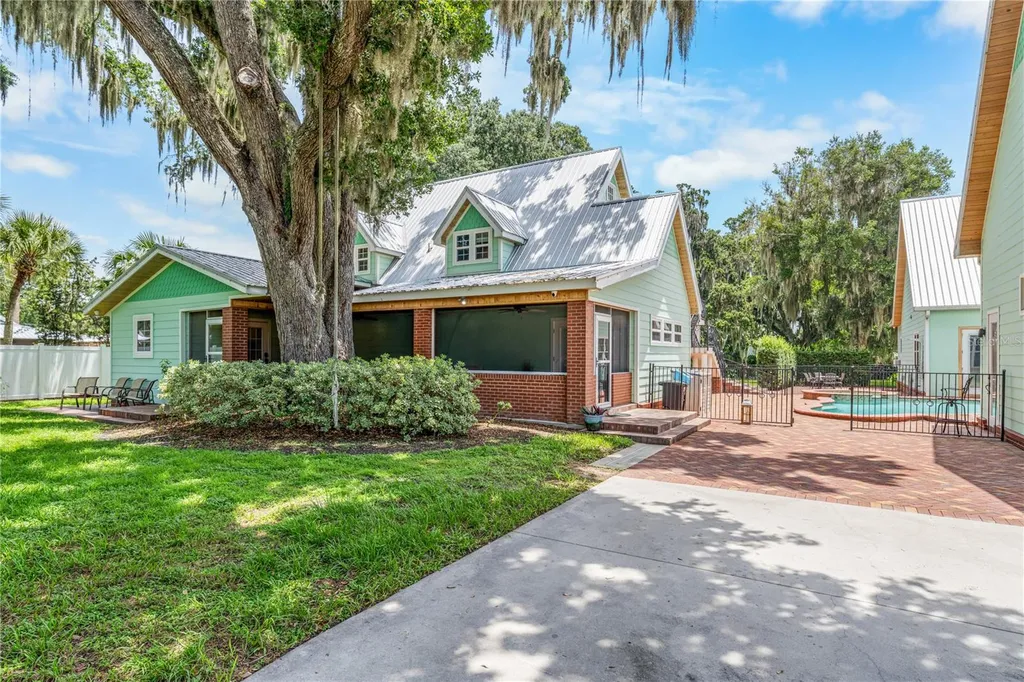 2424 E New York Avenue Deland FL 32724