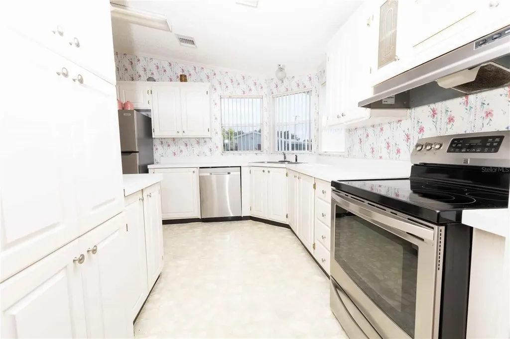 5217 Cambridge Court Wildwood FL 34785