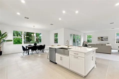 4614 W Euclid Avenue Tampa FL 33629