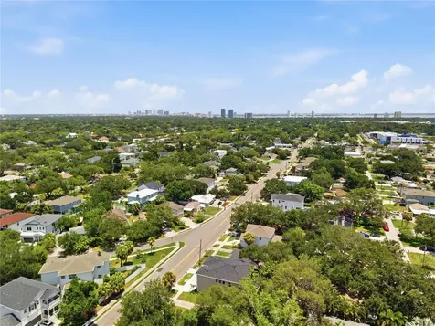 4614 W Euclid Avenue Tampa FL 33629
