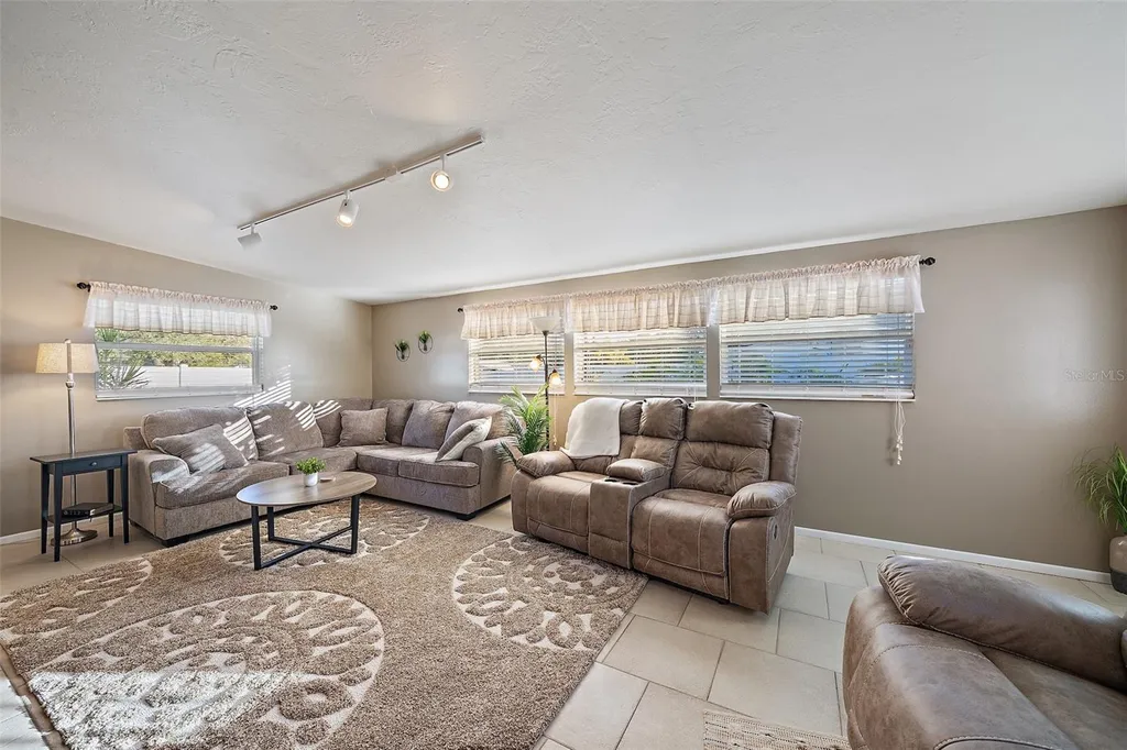 3376 7th Street Sarasota FL 34237