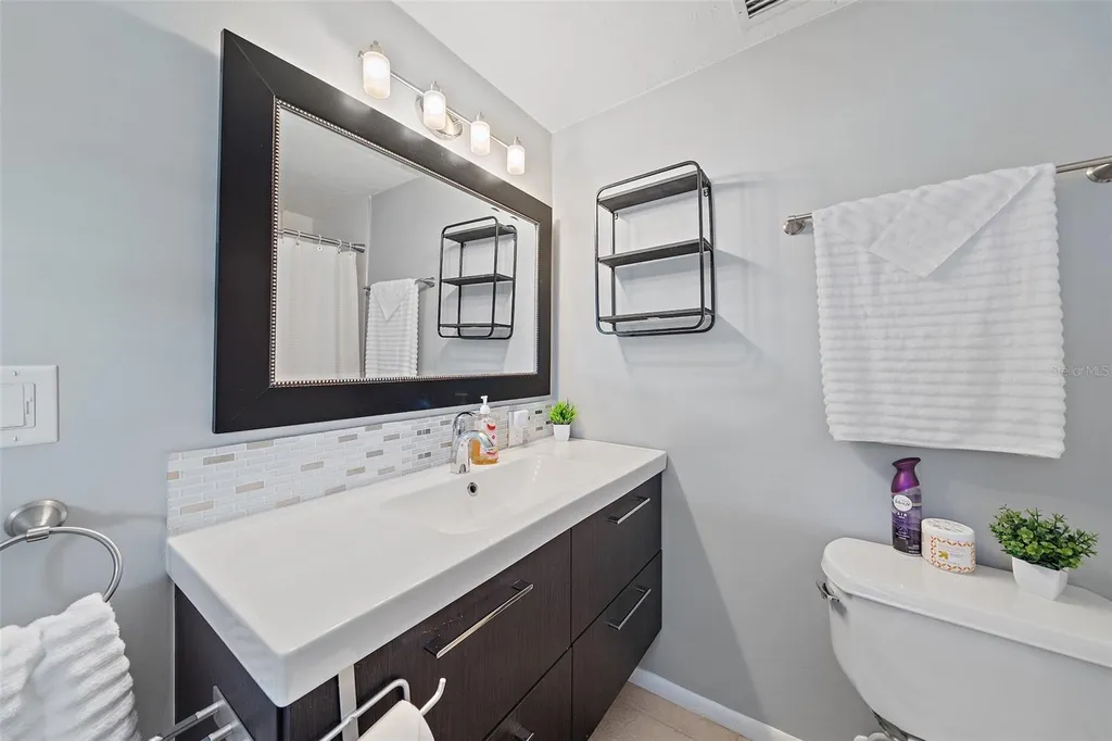 3376 7th Street Sarasota FL 34237