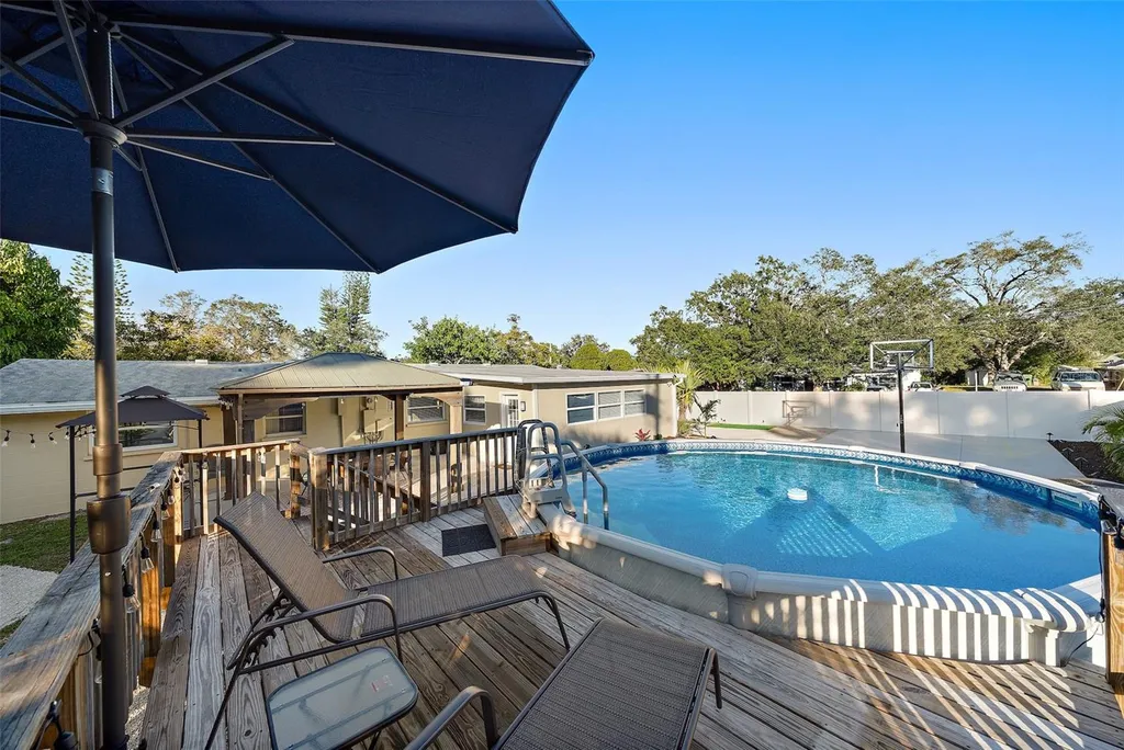 3376 7th Street Sarasota FL 34237