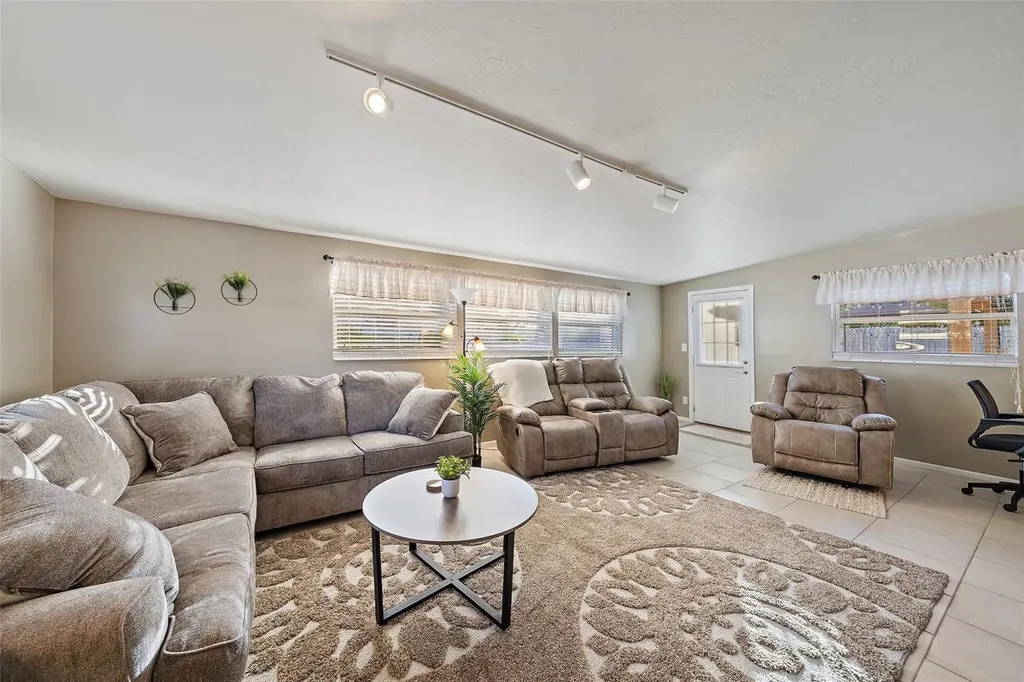 3376 7th Street Sarasota FL 34237