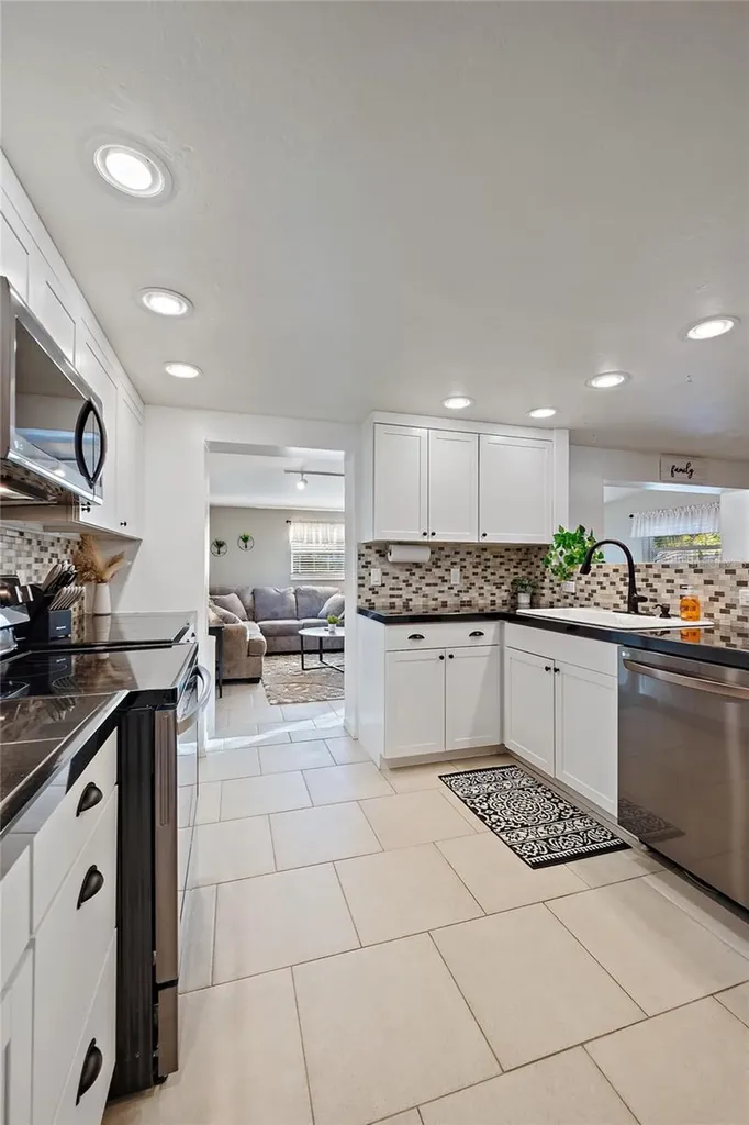 3376 7th Street Sarasota FL 34237
