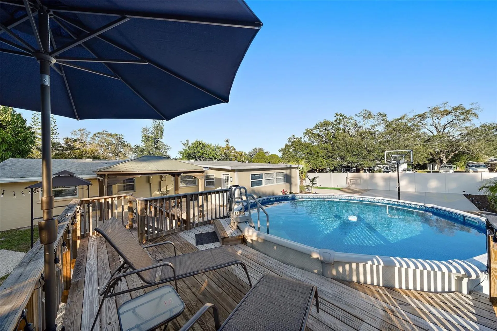 3376 7th Street Sarasota FL 34237