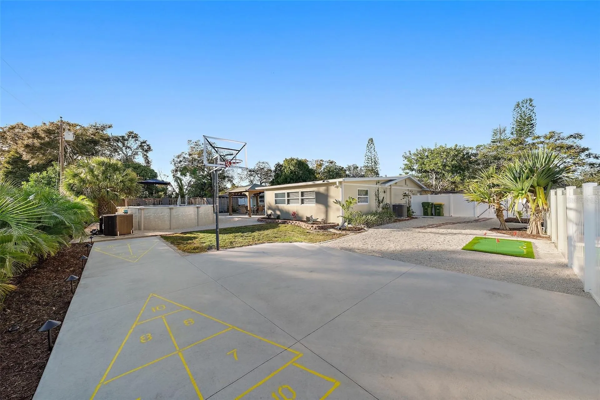 3376 7th Street Sarasota FL 34237