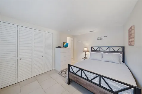 3376 7th Street Sarasota FL 34237