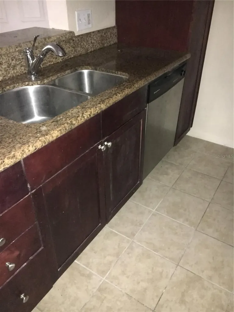 5148 Conroy Road Orlando FL 32811