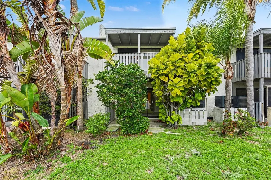 11409 8th Street N St Petersburg FL 33716