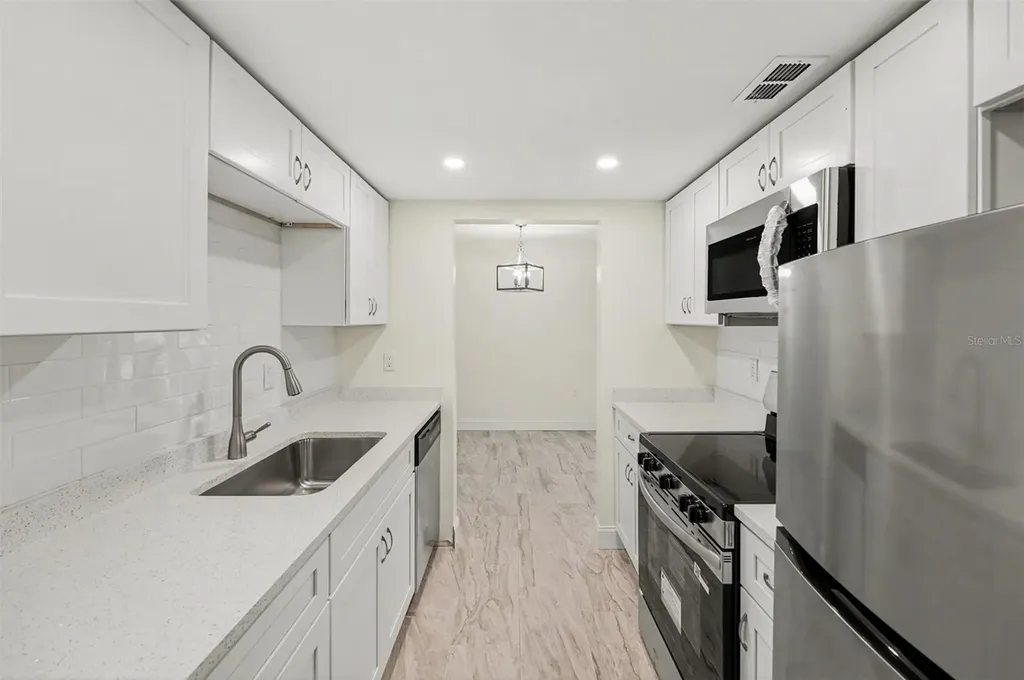 11409 8th Street N St Petersburg FL 33716