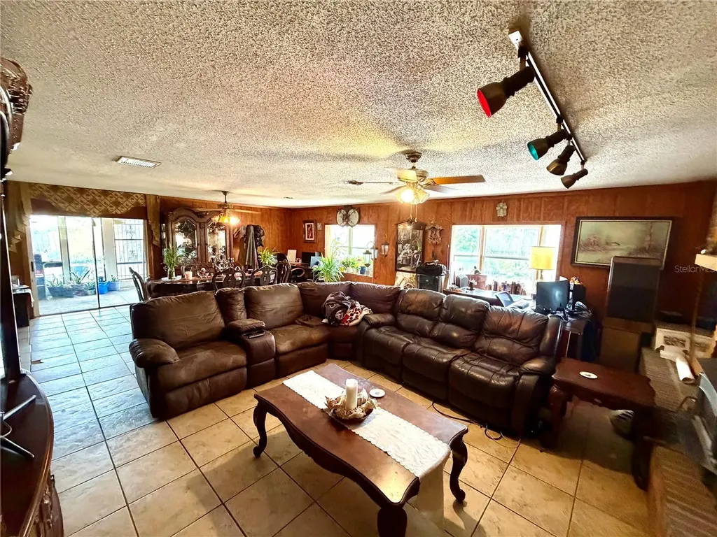 5832 Elon Drive Orlando FL 32808