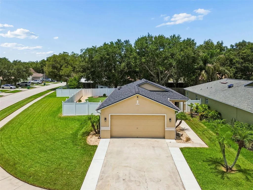 32323 Fish Hook Loop Wesley Chapel FL 33545