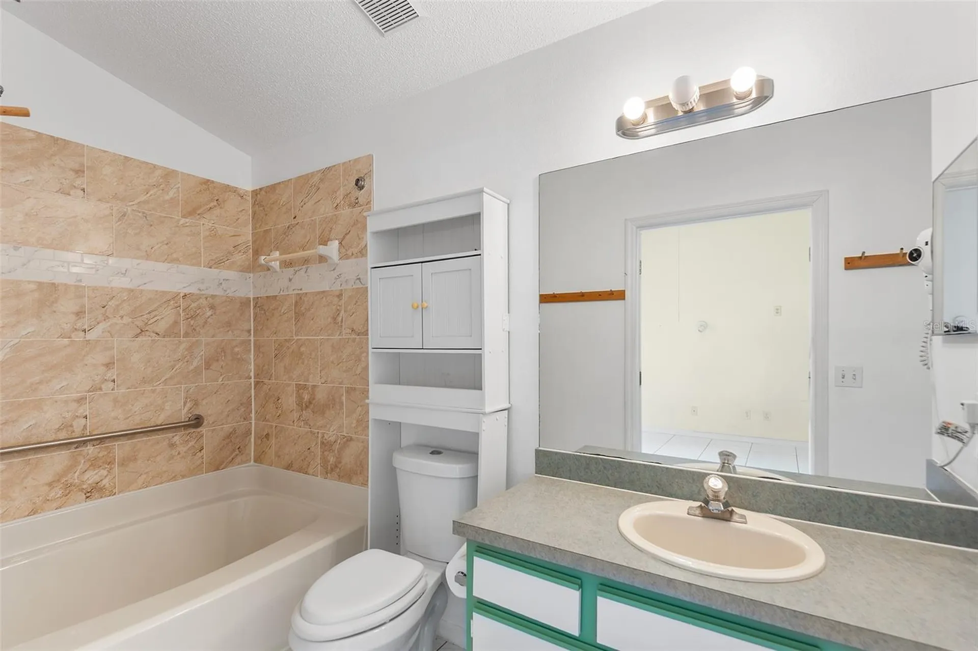 9616 Hollyhill Drive Orlando FL 32824