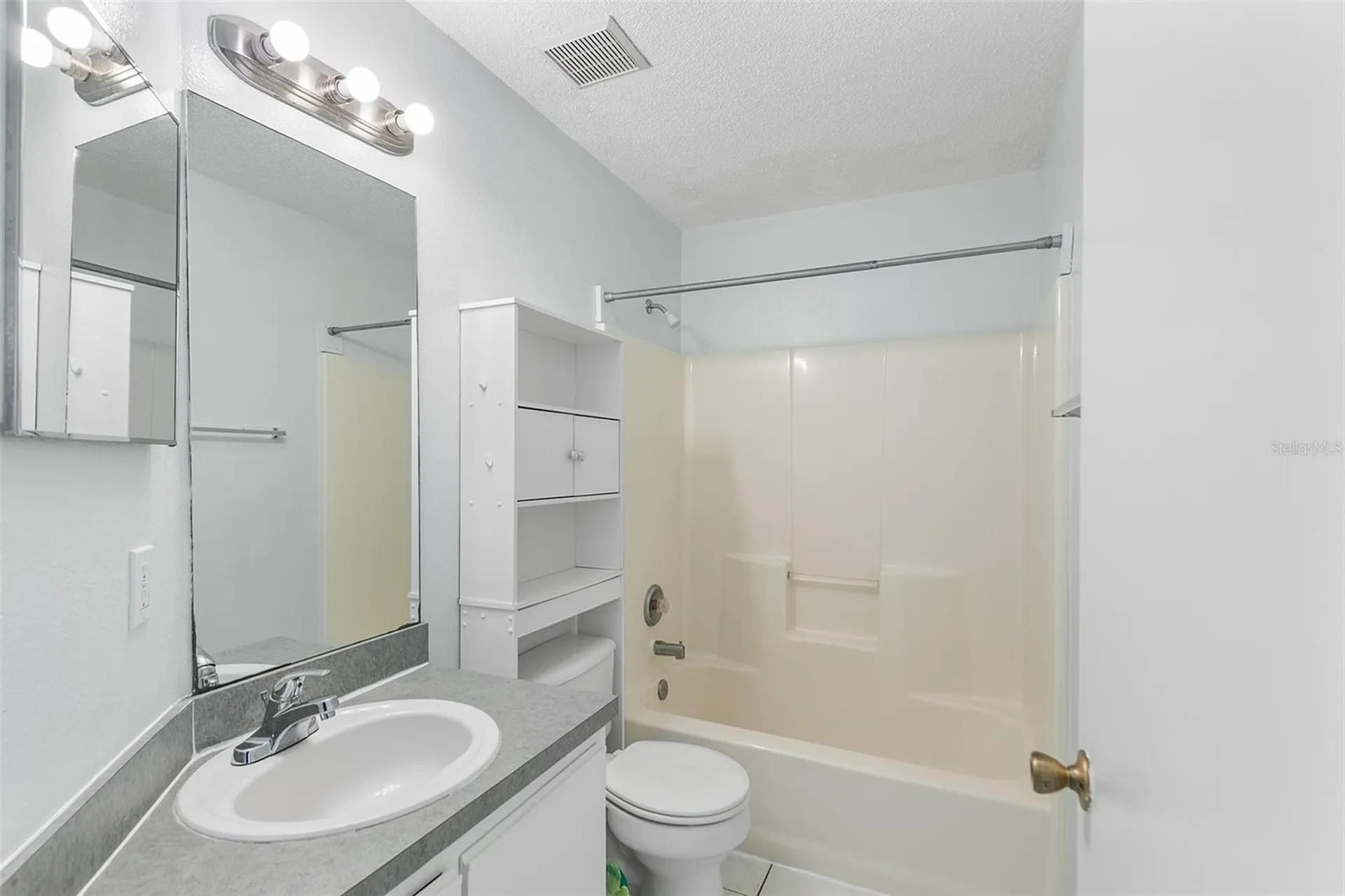 9616 Hollyhill Drive Orlando FL 32824