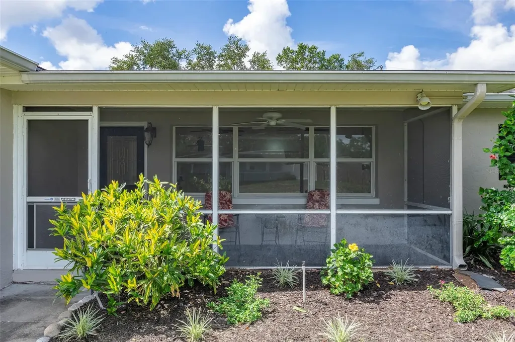 482 41st Avenue N St Petersburg FL 33703