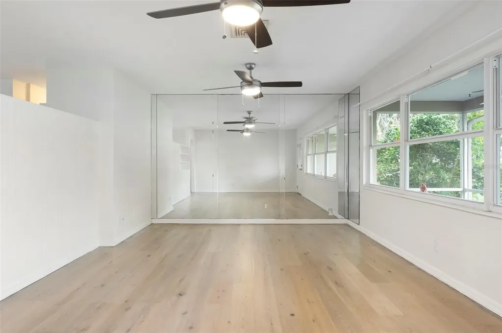 482 41st Avenue N St Petersburg FL 33703