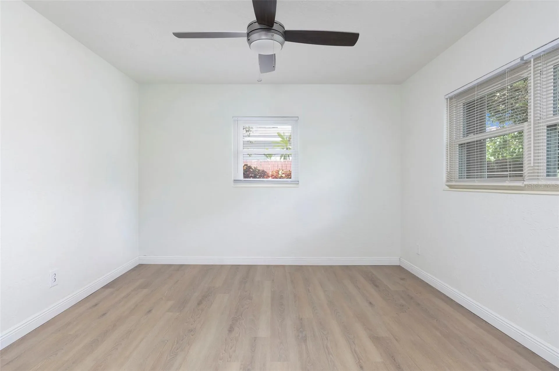 482 41st Avenue N St Petersburg FL 33703